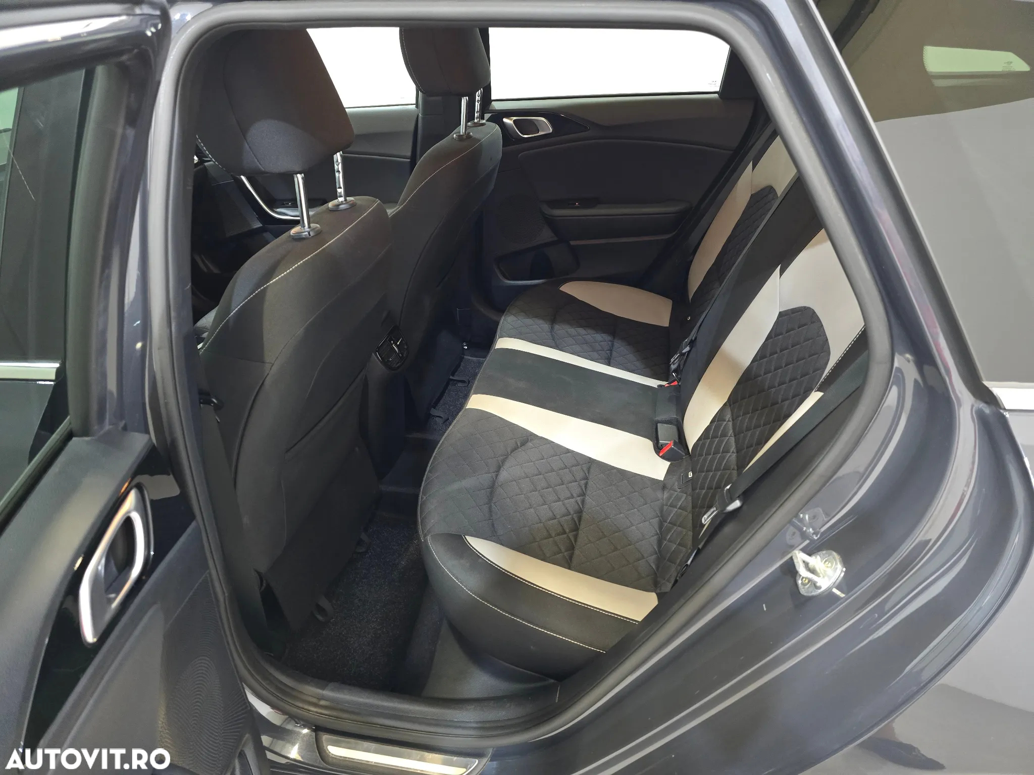 Kia Ceed 1.6 CRDi DCT GT Line - 10