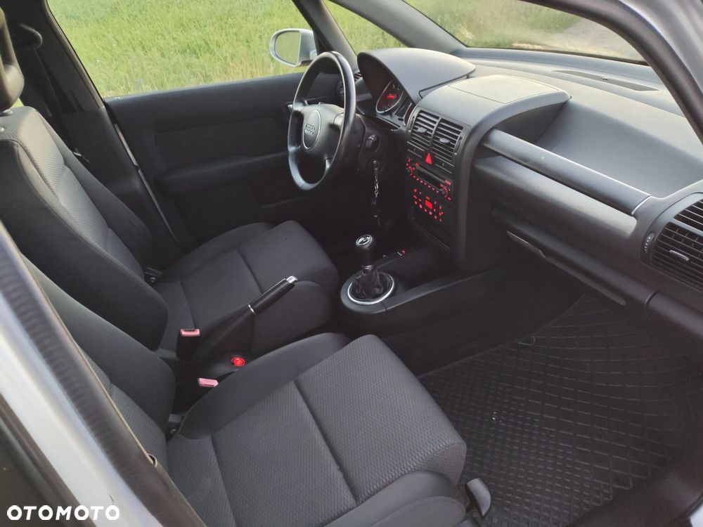 Audi A2 1.4 - 9