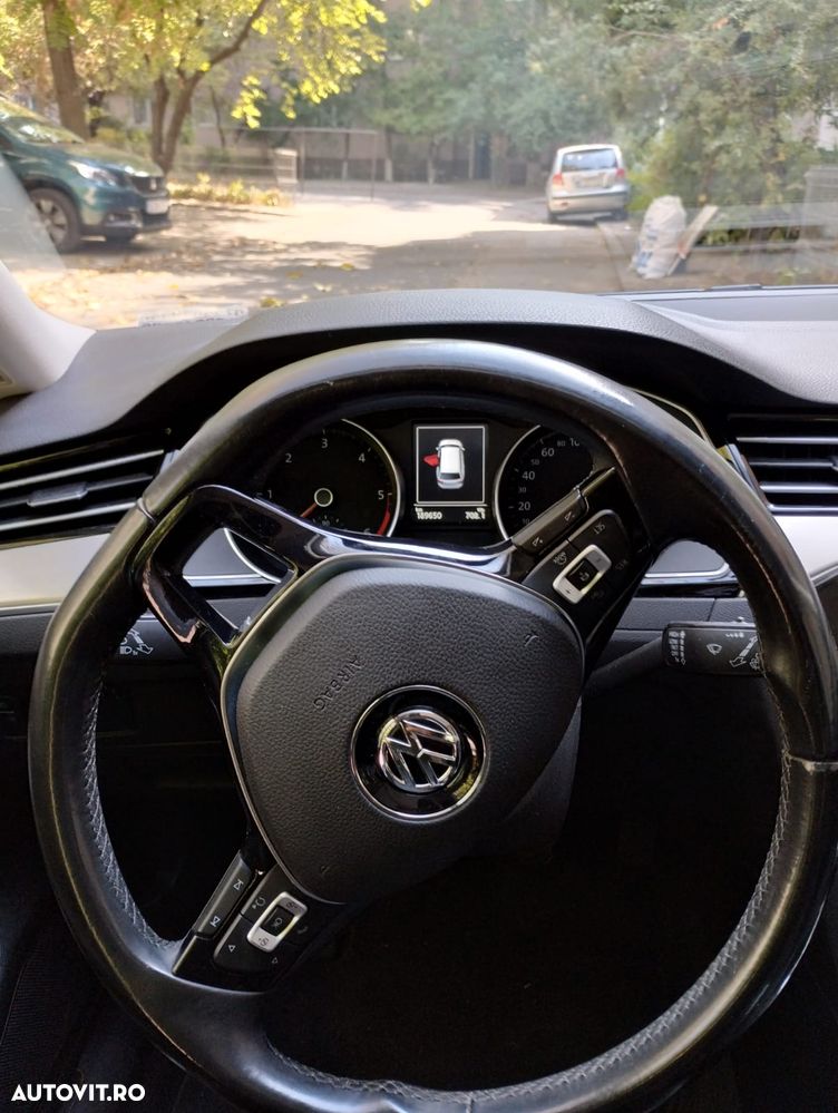 Volkswagen Passat 2.0 TDI Highline - 8