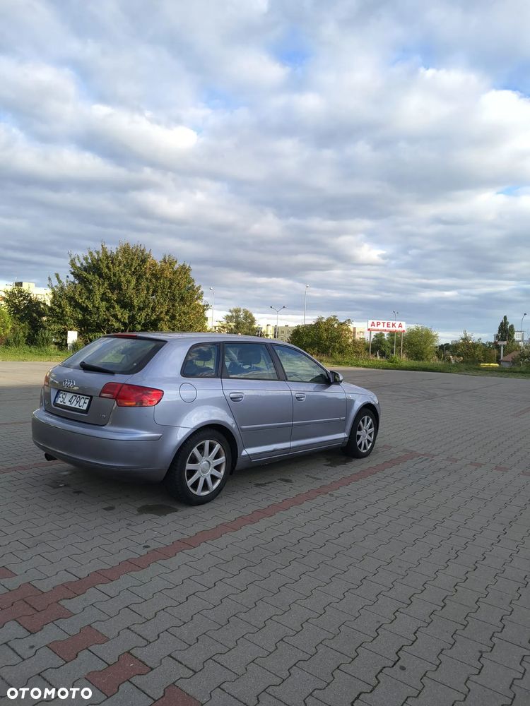 Audi A3 ver-1-6-fsi-attraction - 8