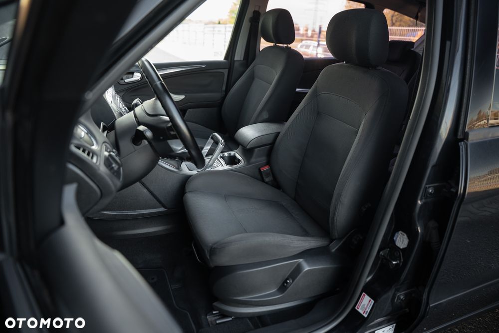 Ford S-Max 2.0 Titanium - 25