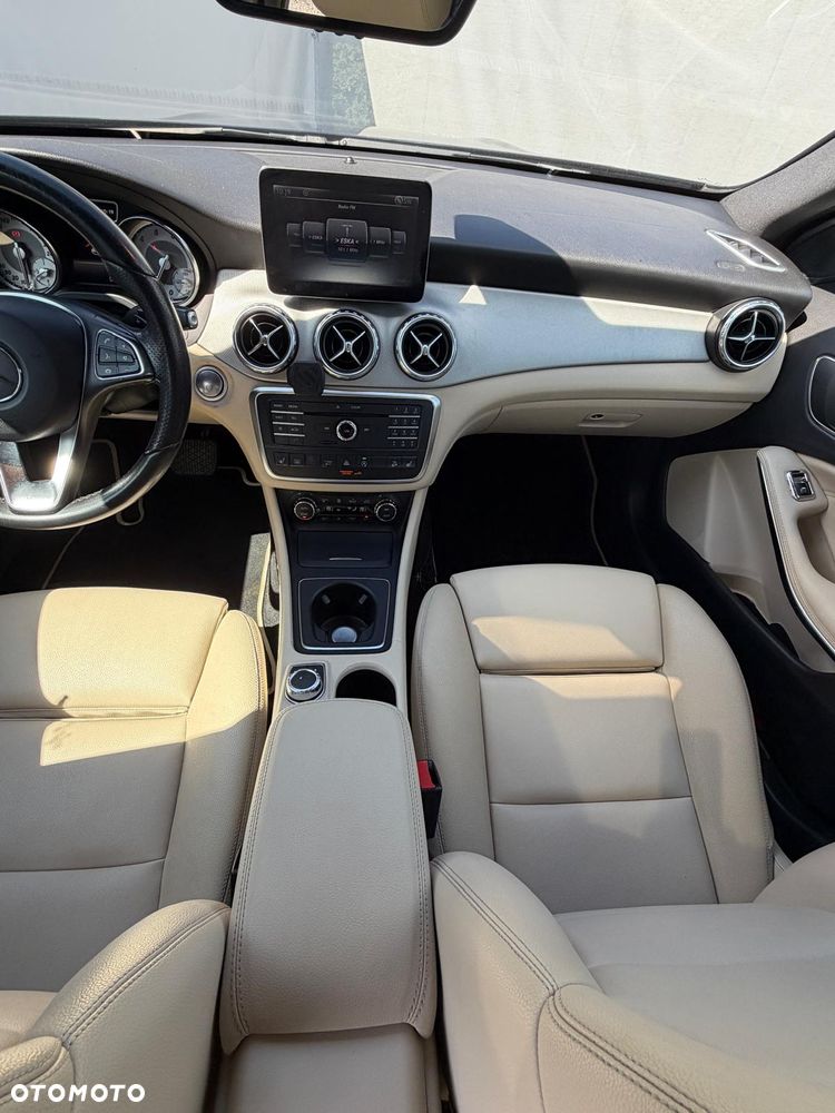 Mercedes-Benz GLA 250 7G-DCT Style - 19