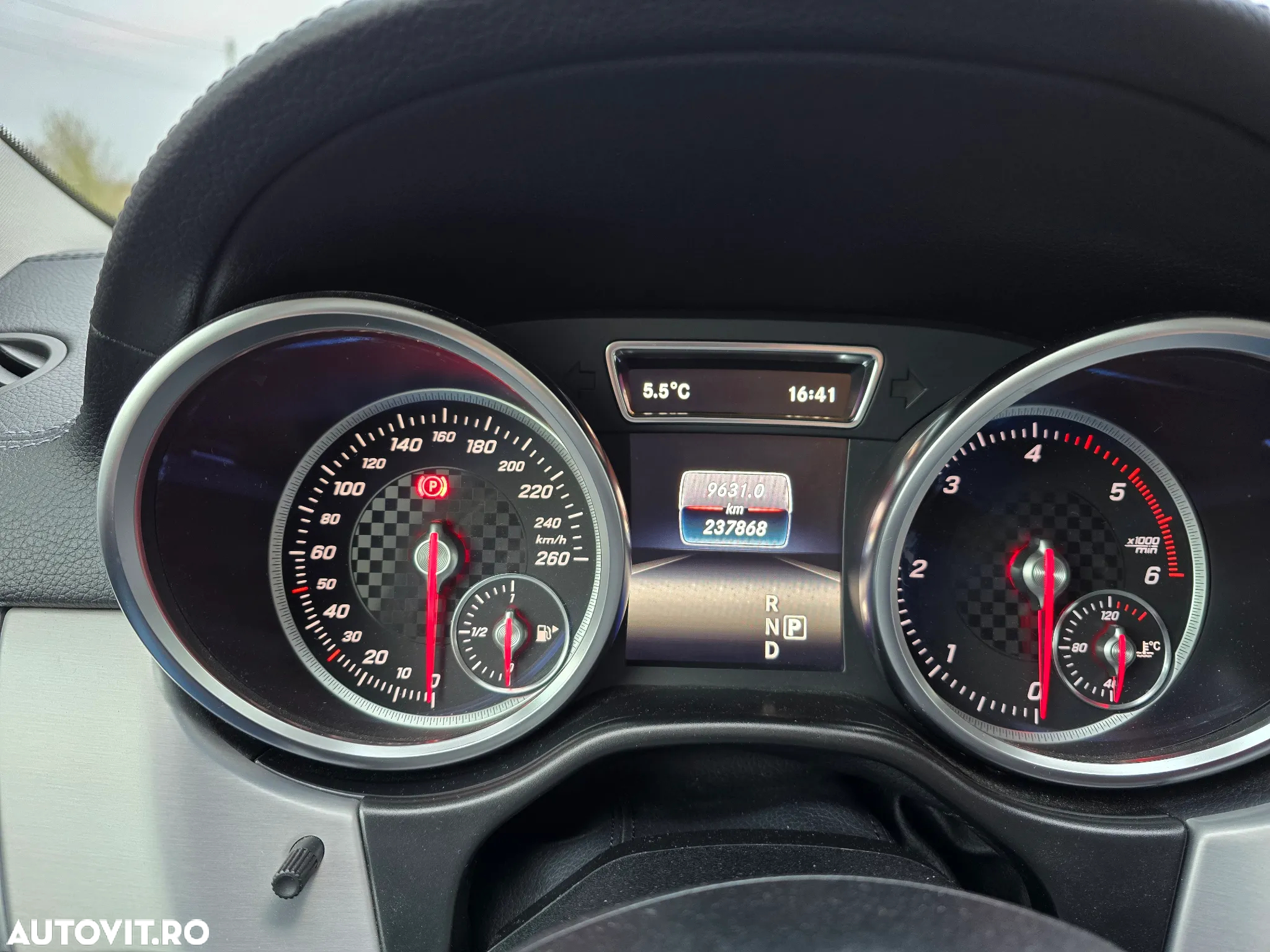 Mercedes-Benz GLE 250 d 4Matic 9G-TRONIC AMG Line - 11