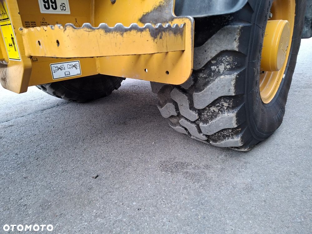 Caterpillar CAT 906 M - 22