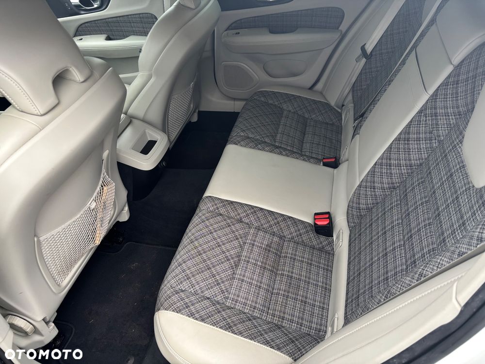 Volvo V60 D4 - 4