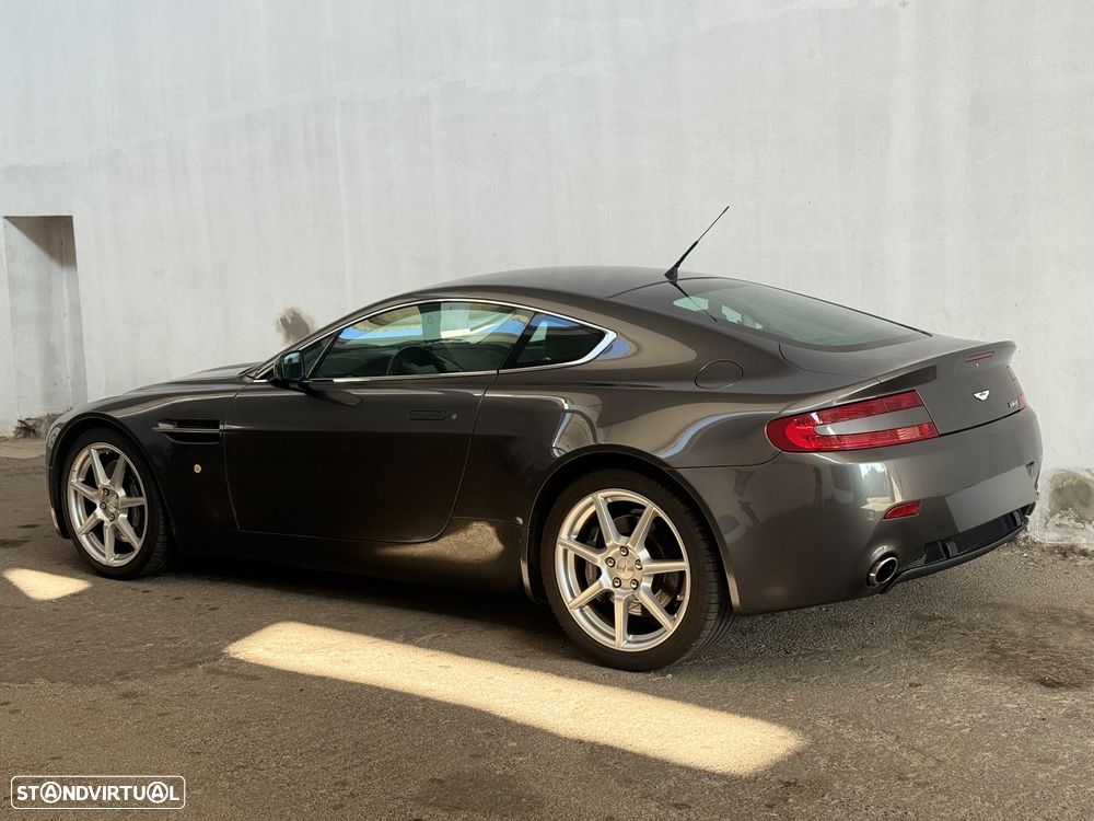 Aston Martin Vantage Coupe V8 - 7