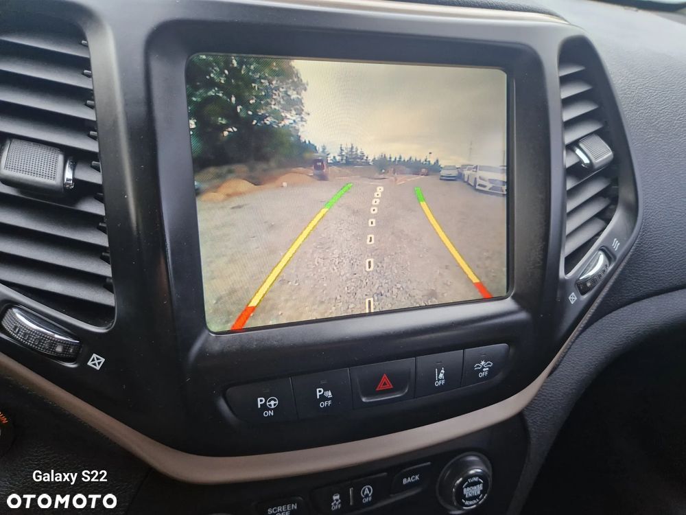 Jeep Cherokee - 30