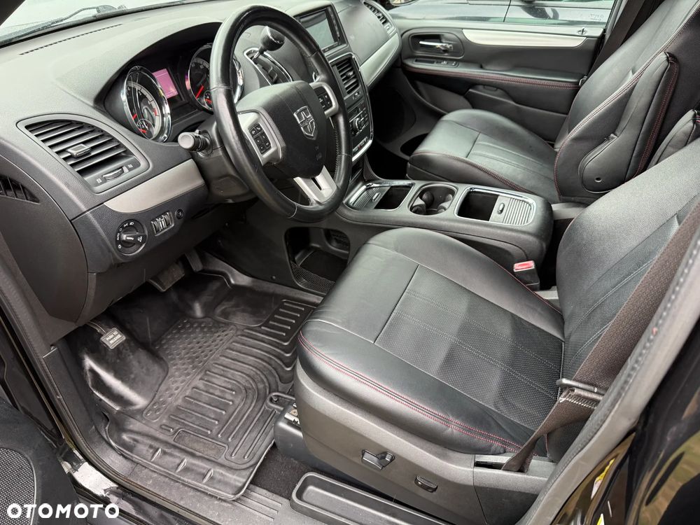 Dodge Grand Caravan 3.6 R/T - 10