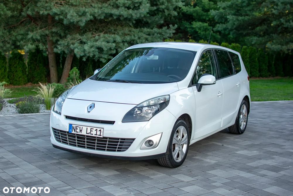 Renault Grand Scenic - 10