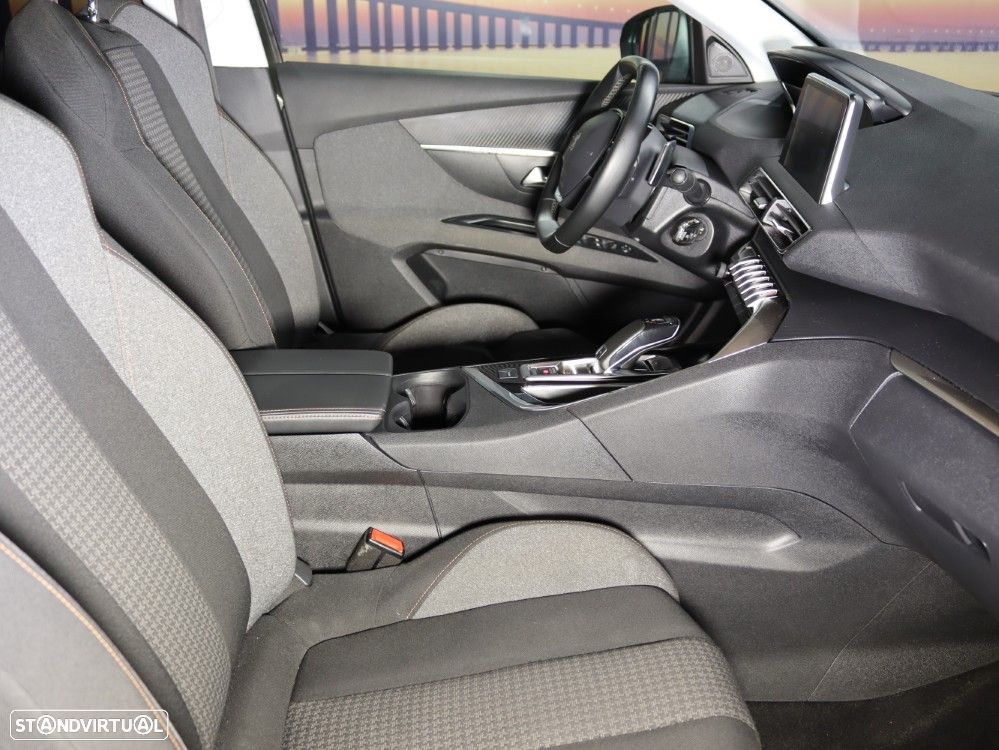 Peugeot 5008 PureTech 130 EAT6 Allure - 16