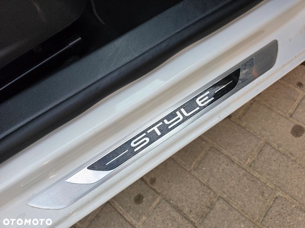 Volkswagen Golf 1.2 TSI BlueMotion Technology Style - 28