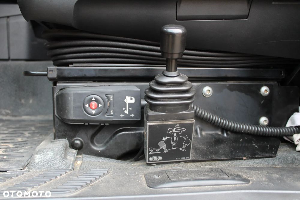 Mercedes-Benz AROCS 1851 z Niemiec 4x4 - 13