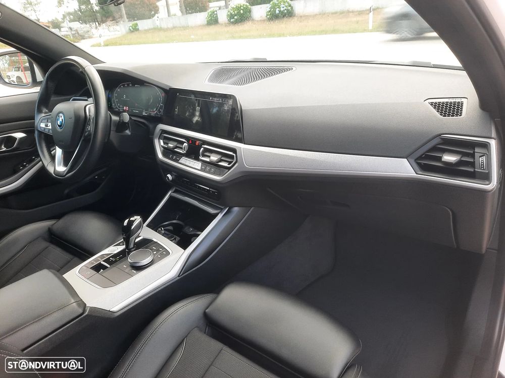 BMW 320 e Line Sport Auto - 27