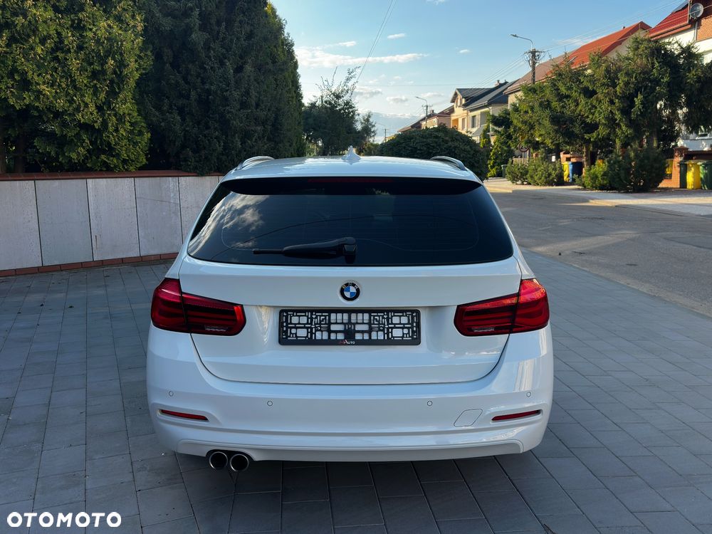 BMW Seria 3 320d Sport Line - 9