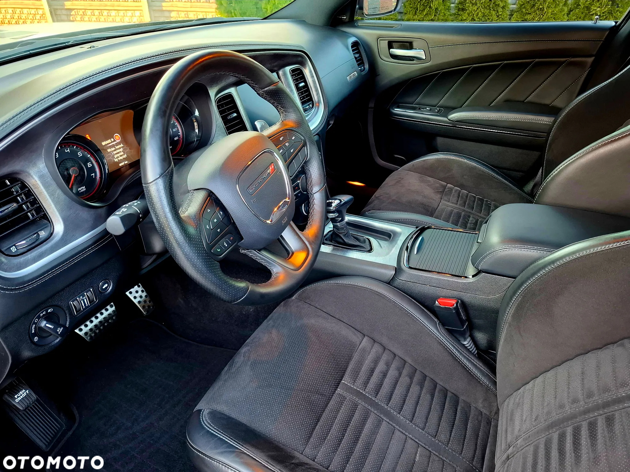 Dodge Charger 6.4 Scat Pack - 16