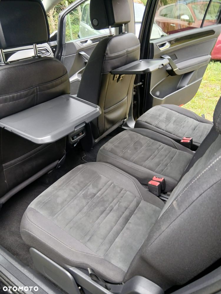 Volkswagen Touran 2.0 TDI SCR Comfortline - 23