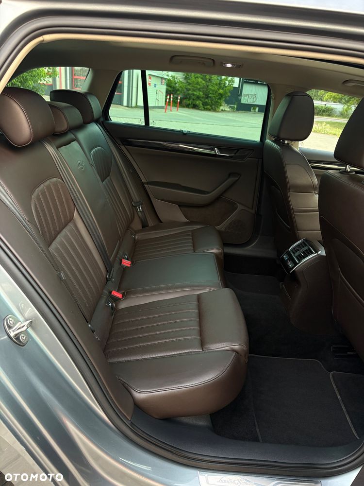 Skoda Superb 2.0 TDI Premium Edition - 15