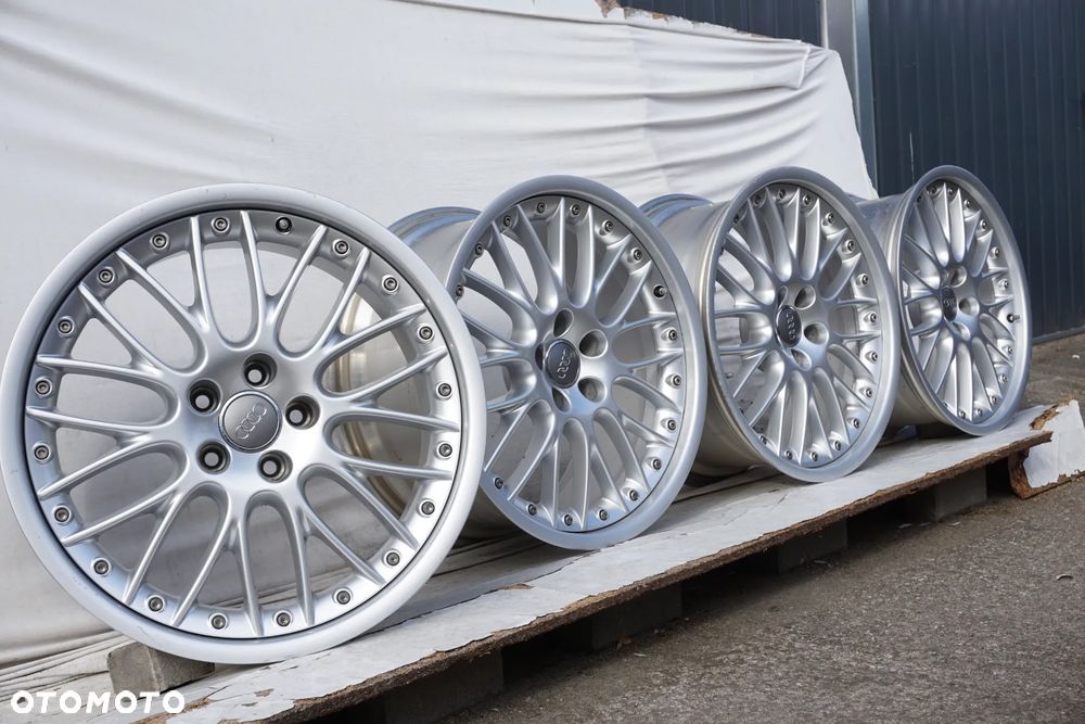Audi 5x112 19 9J et33 8T0601025P - 2