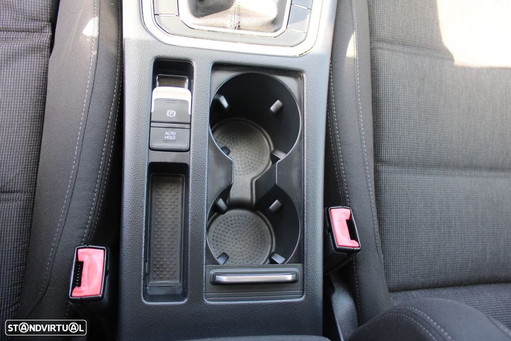 VW Passat Variant 2.0 TDi Confortline - 20