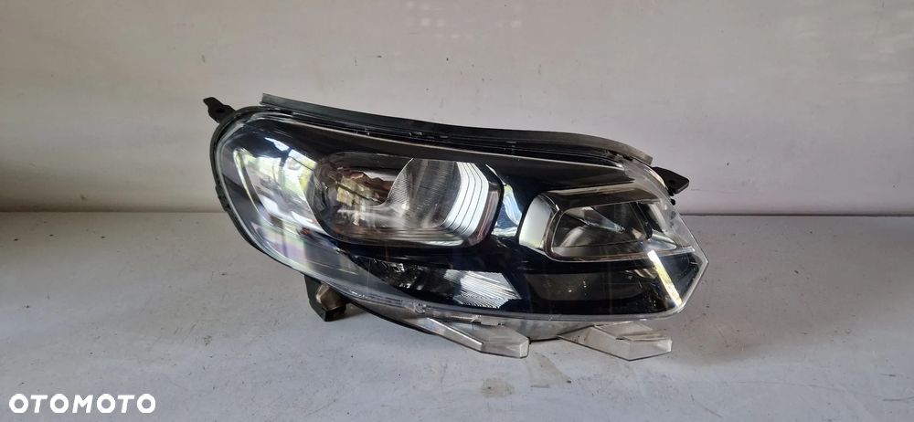 Lampa przód prawa Citroen Jumpy III 3 - 1