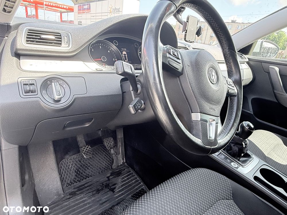 Volkswagen Passat 1.6 TDI Comfortline - 27