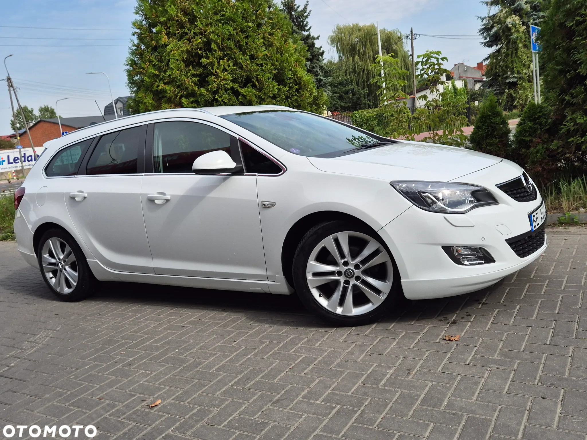 Opel Astra 1.6 Turbo Caravan Cosmo - 17