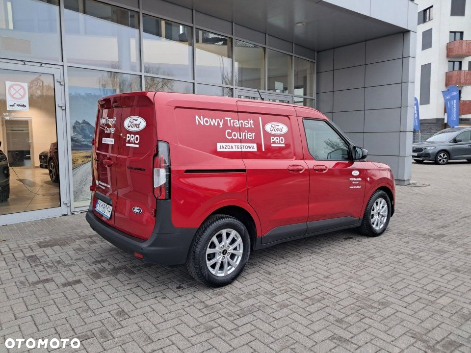 Ford Transit Courier - 8