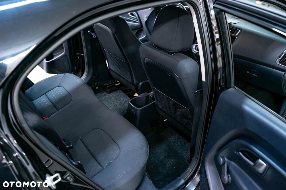 Kia Rio - 20