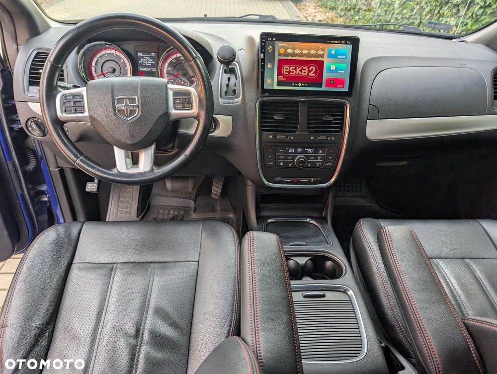 Dodge Grand Caravan - 10