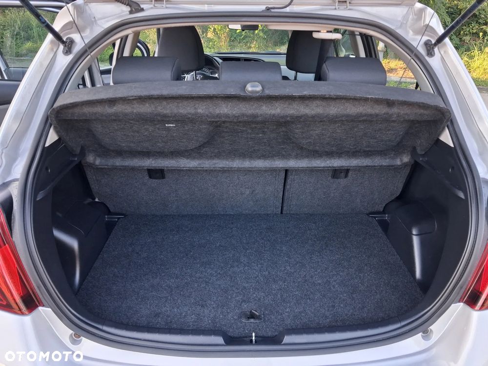 Toyota Yaris 1.0 Premium - 32
