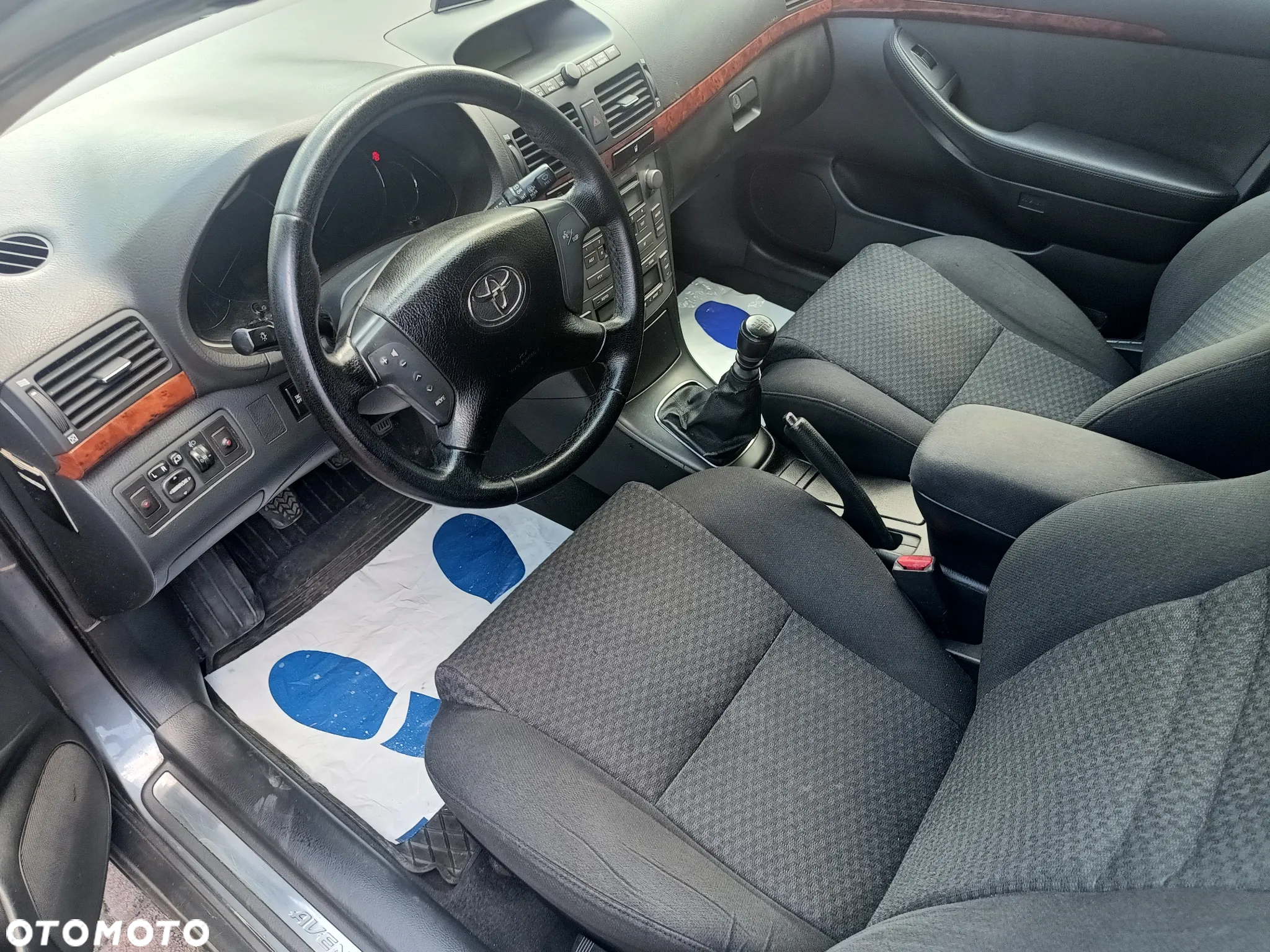 Toyota Avensis - 10