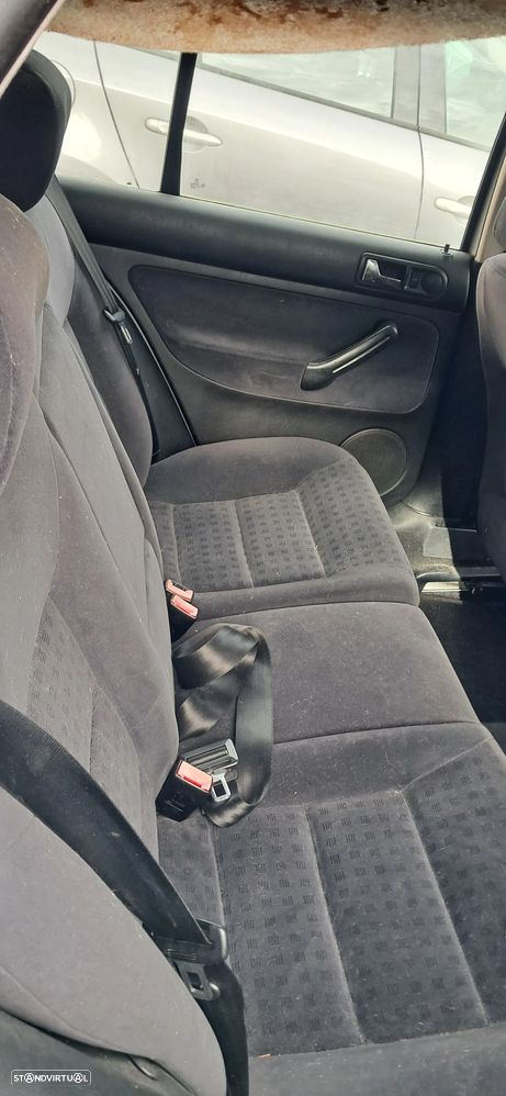 VW Golf 1.4i Confortline JE+AC - 10