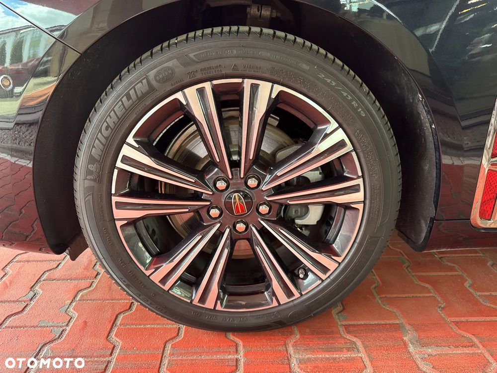 Hongqi H9 2.0T Deluxe - 17