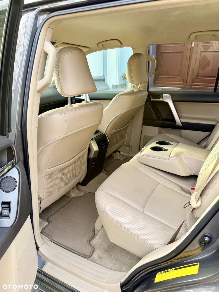 Toyota Land Cruiser LC 3.0 D-4D Prestige - 10