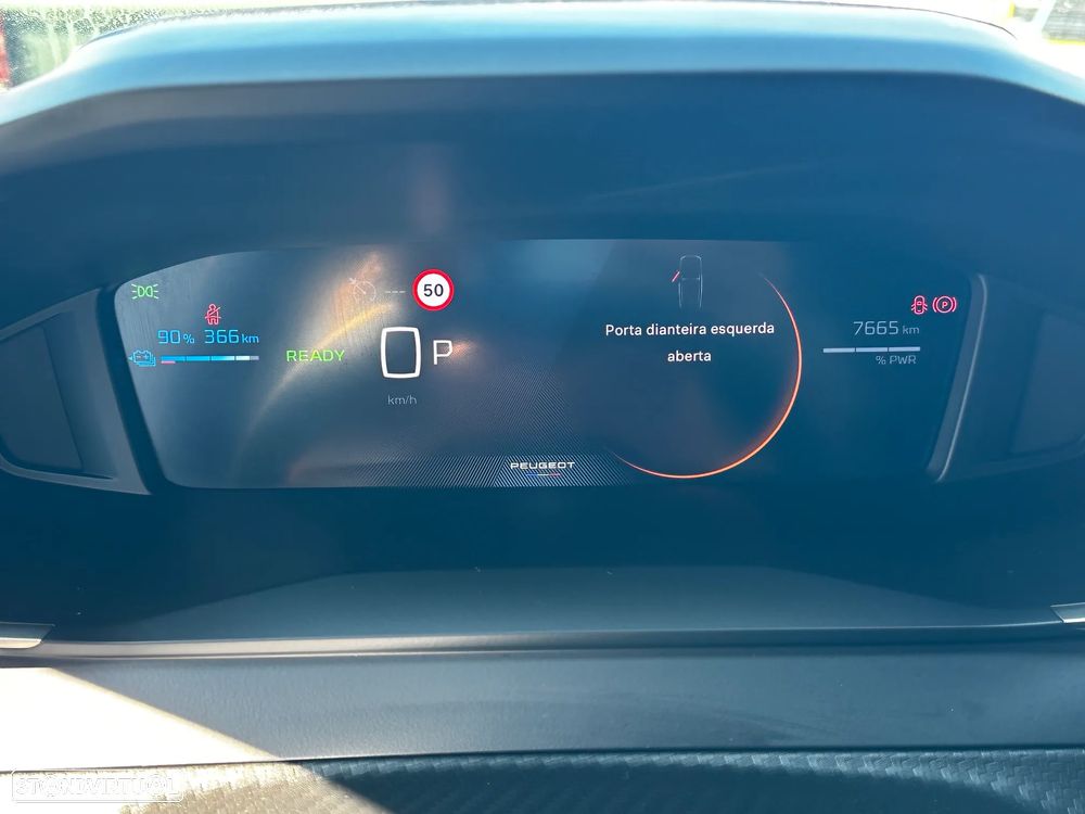 Peugeot e-2008 54 kWh Allure - 6