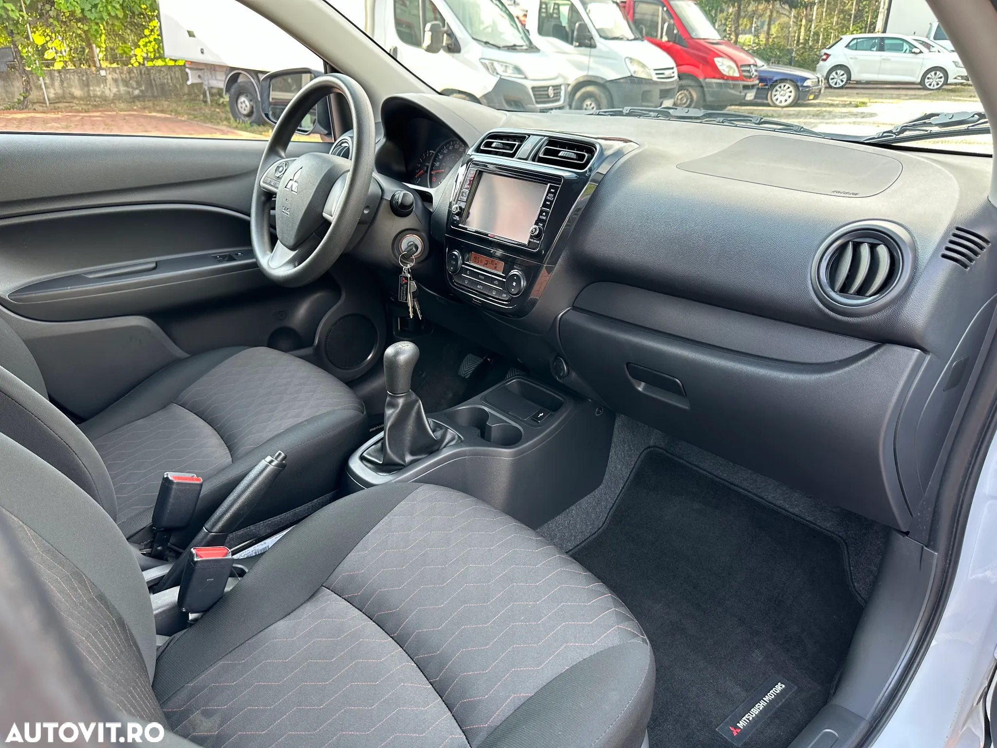 Mitsubishi Mirage - 30