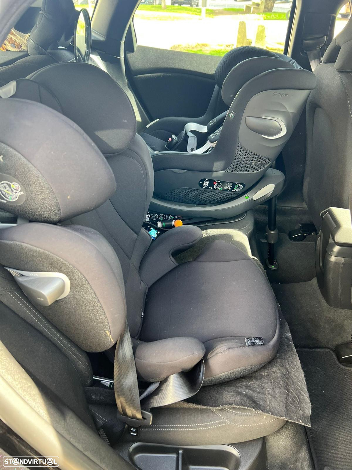 Volvo V40 2.0 D2 Momentum Geartronic - 5
