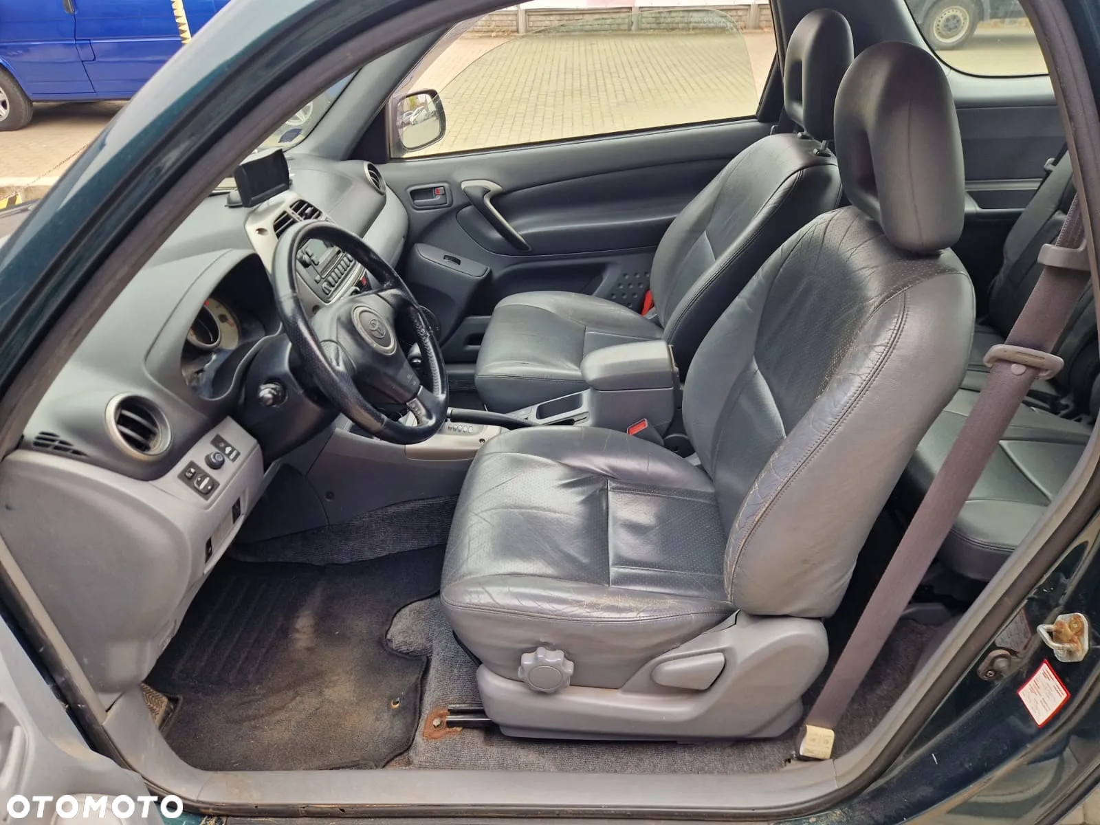 Toyota RAV4 - 8