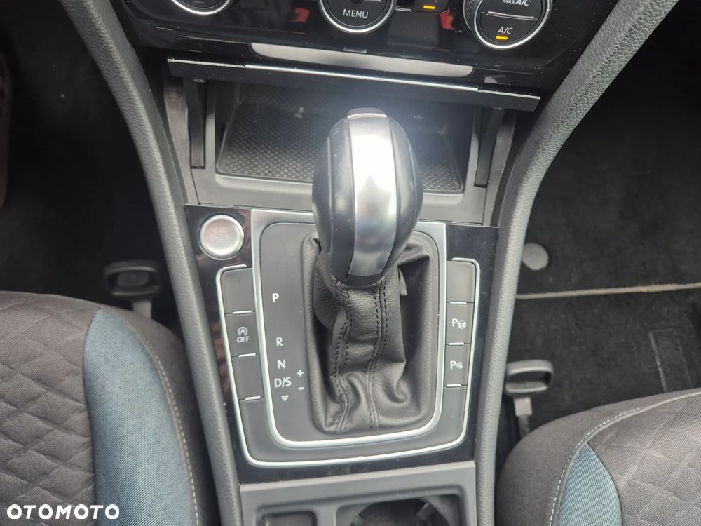 Volkswagen Golf 1.5 TSI ACT OPF DSG IQ.DRIVE - 12