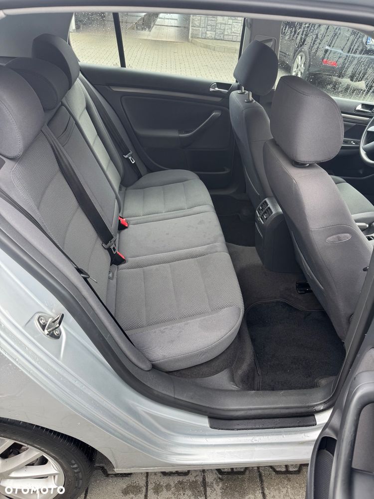 Volkswagen Golf - 16