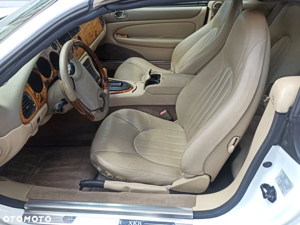 Jaguar XK8 4.0 - 8