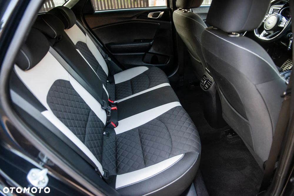 Kia ProCeed 1.4 T-GDI GT Line DCT - 32