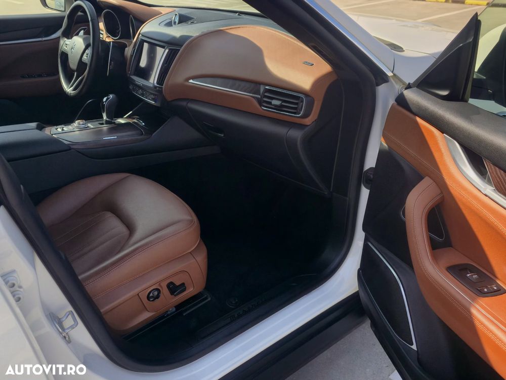 Maserati Levante Q4 GranLusso - 6