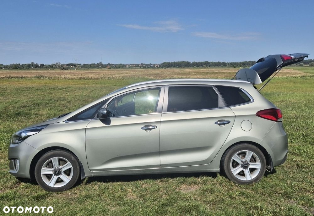 Kia Carens - 7