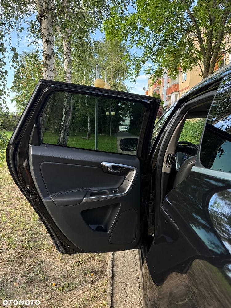 Volvo XC 60 T5 AWD Momentum - 17