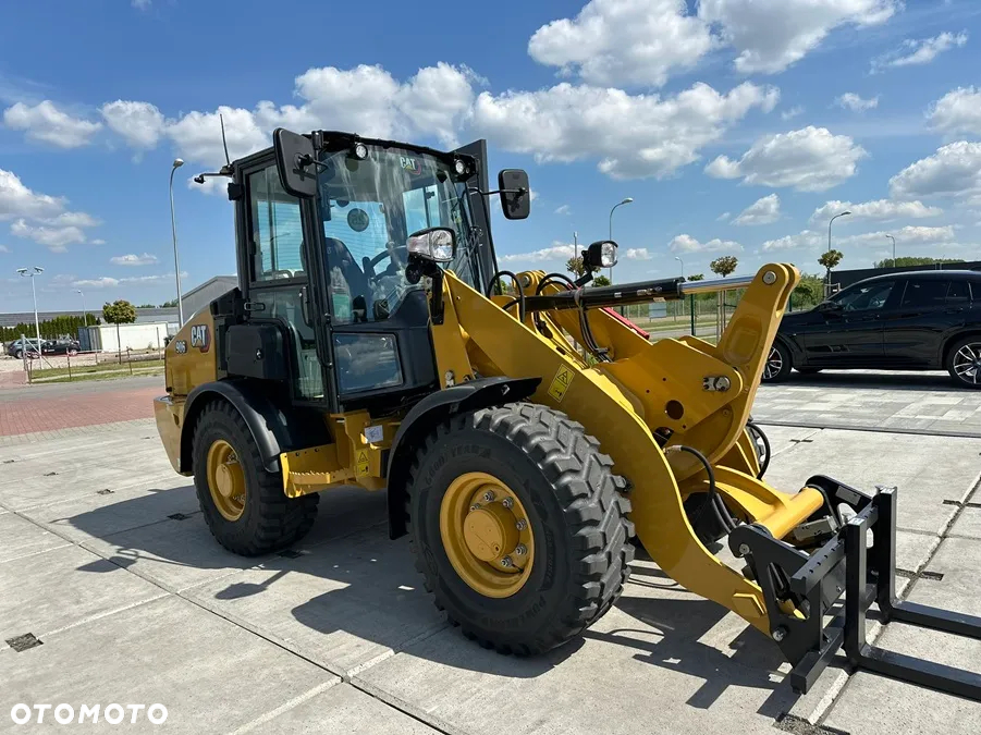 Caterpillar 906 - 6