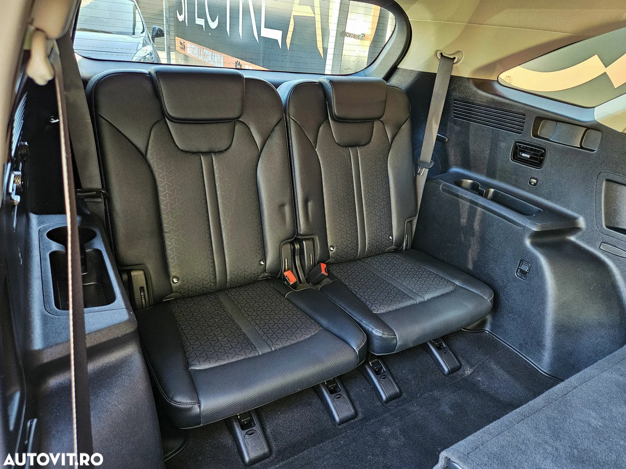 Kia Sorento - 12
