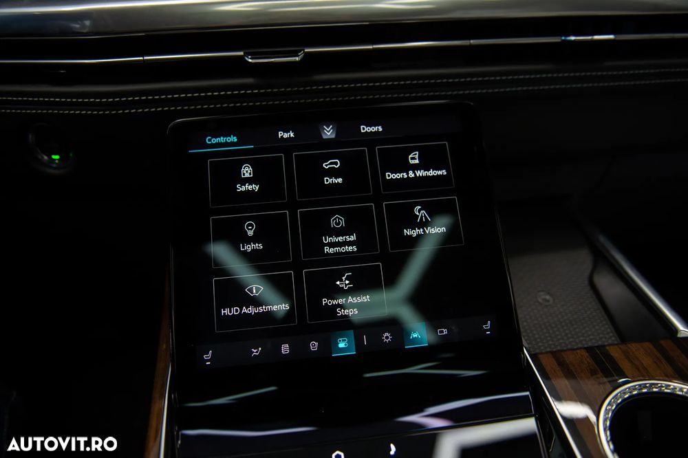 Cadillac Escalade - 23