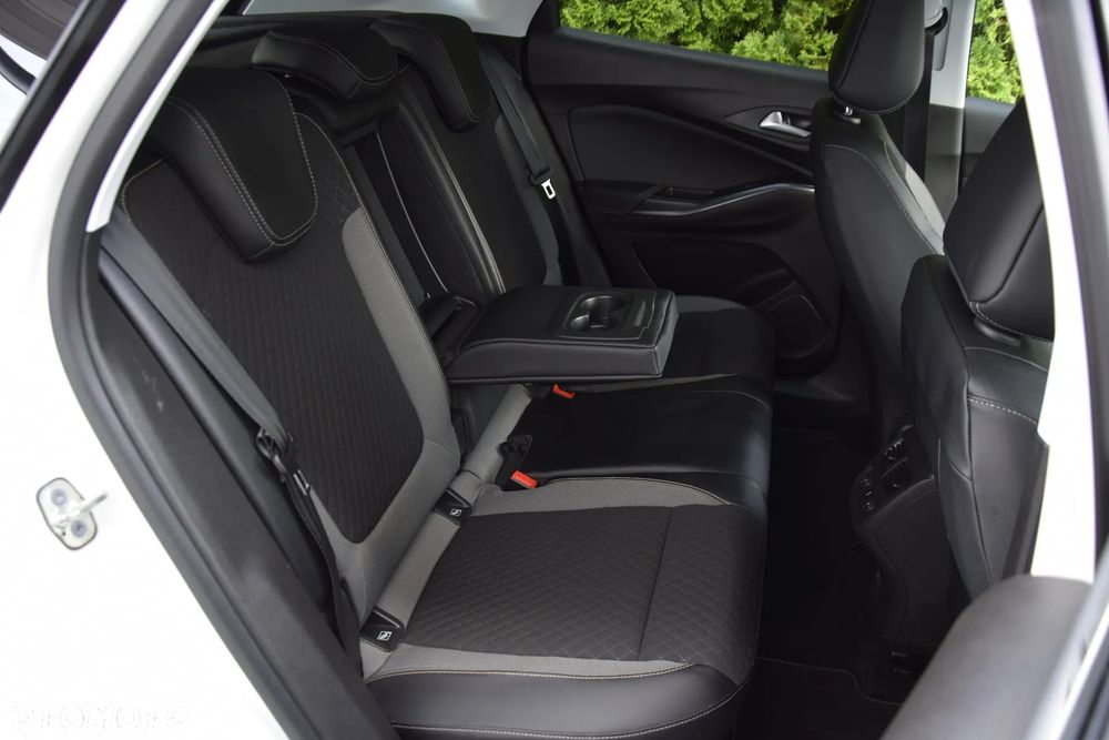 Opel Grandland X 1.2 Start/Stop Automatik 120 Jahre - 28