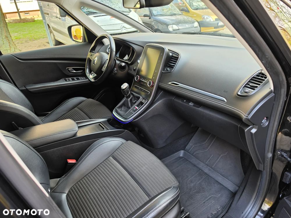 Renault Scenic TCe 140 GPF BLACK EDITION - 10